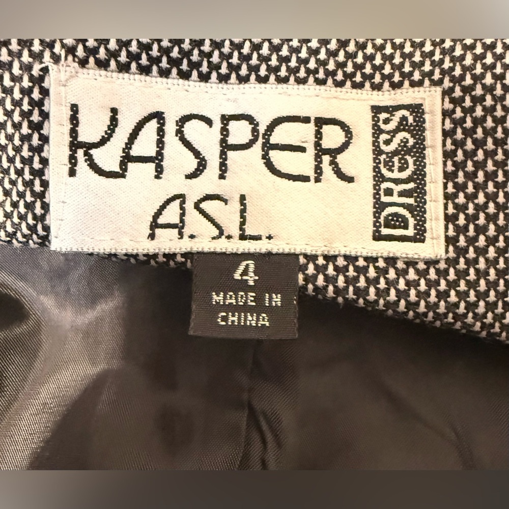 Vintage Kasper dress- modern suiting. Retro style- 6 - Picture 5 of 5